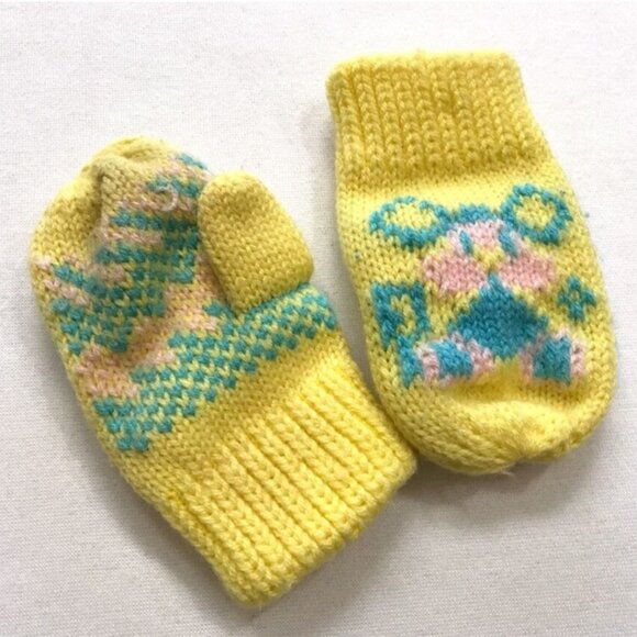 Vintage 1980s Toddler Mittens For Winter - Picture 3 of 5